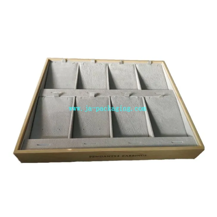 Pendenti e orecchini vassoio in legno